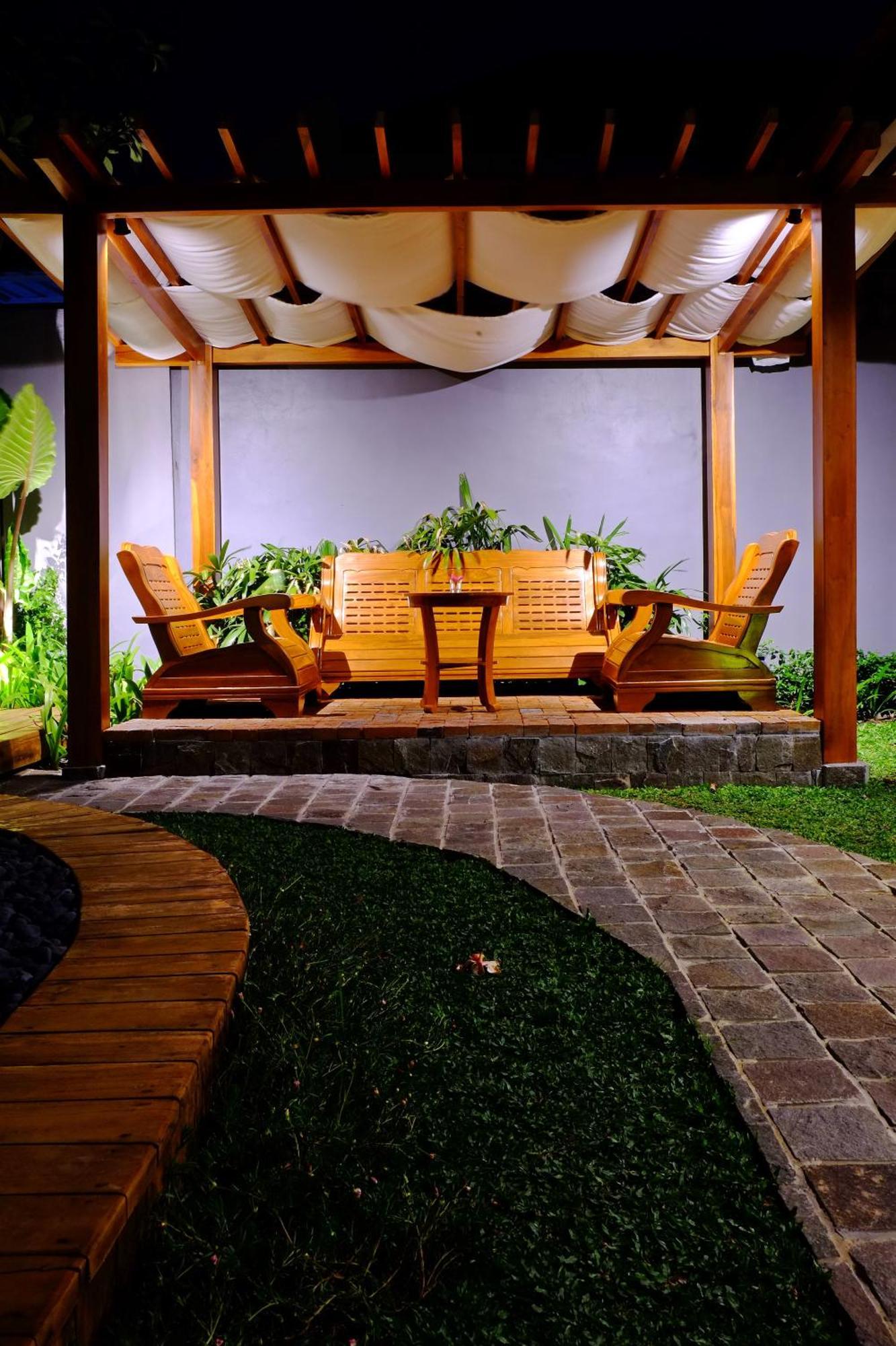 O.B Oemah Bone Homestay Sanur Esterno foto